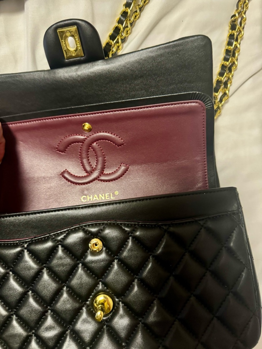 CHANEL Black Quilted Shoulder Bag with Gold Chain - Picture 3 of 5